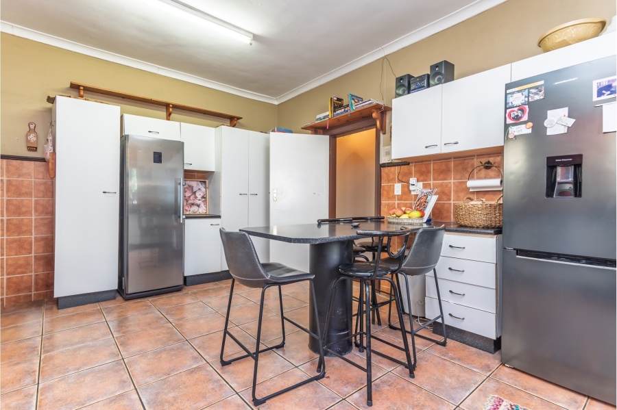 5 Bedroom Property for Sale in Fish Hoek Western Cape